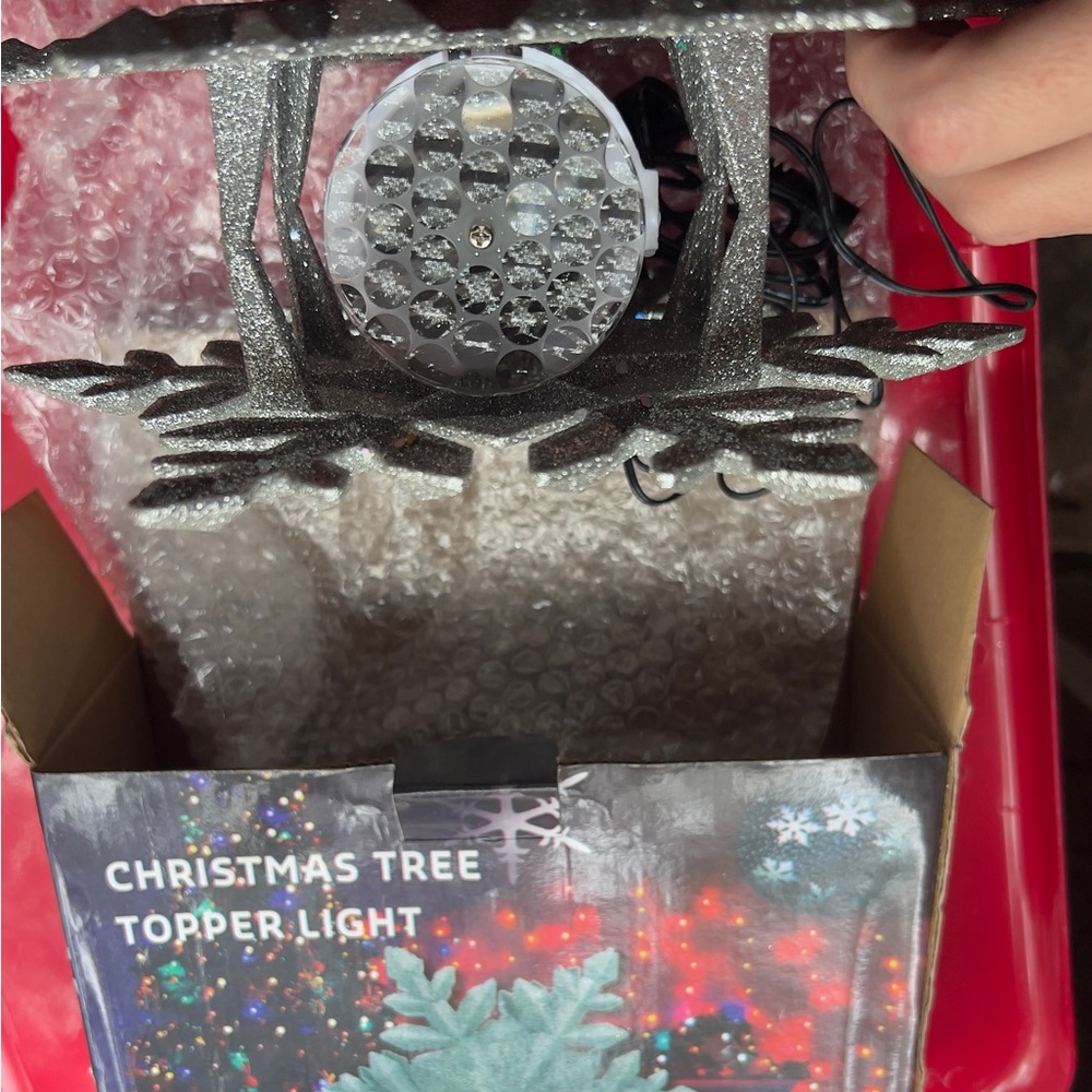 Christmas Snowflake Tree Topper With Projector - Picture 2 of 2